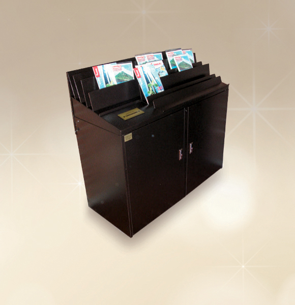 Armadio espositore Buona Stampa con cassaforte - Modello 901 con cassaforte a 1 intenzione d'offerta